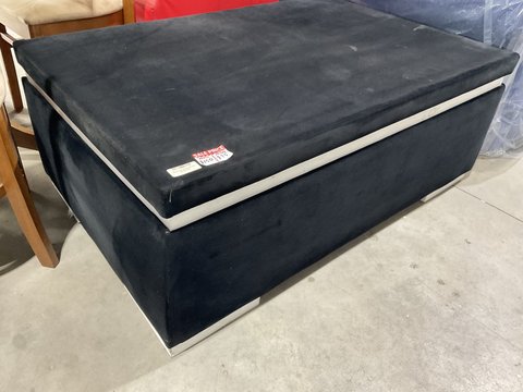 Ottoman - Large - "Black & White" "Black & White"