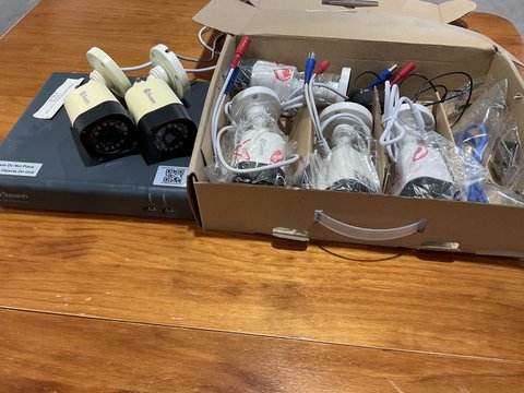 Swann 8ch Recorder + 6IR 720p Cameras