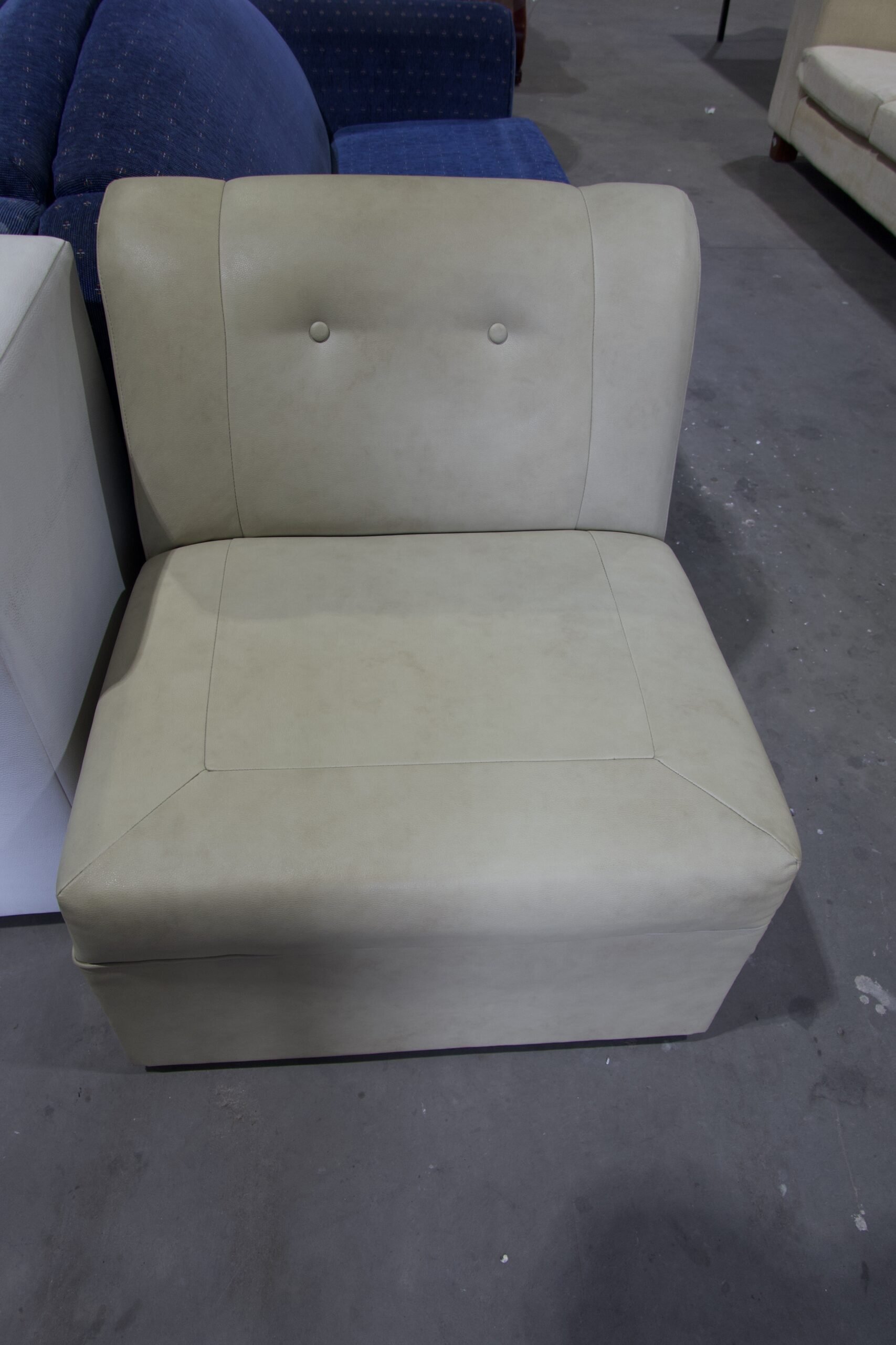 Slider Chair Cream Vinyl