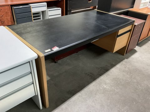 Straight Desk - Vinyl Top with Drawers 1835x900