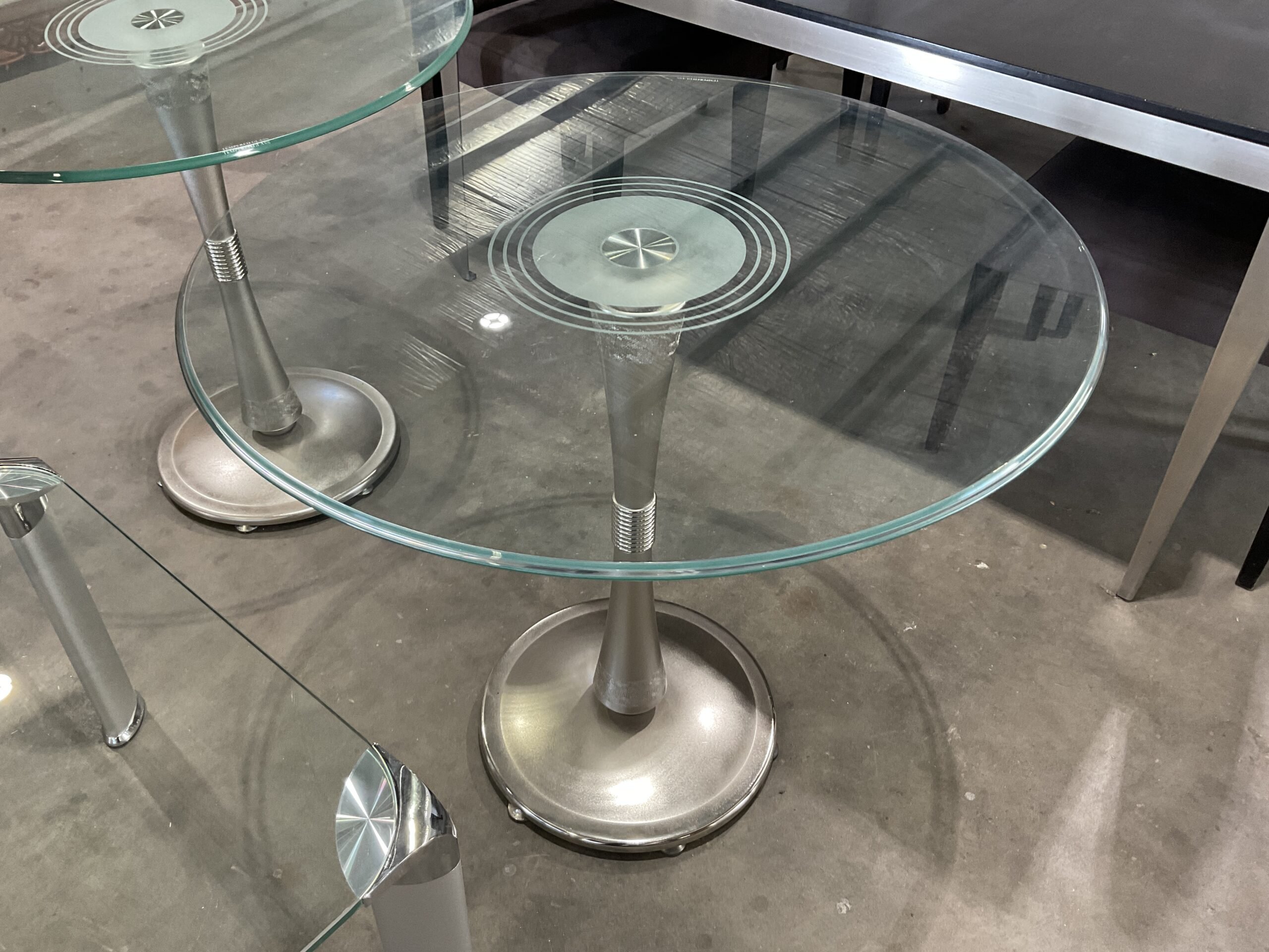 Round Glass Café Table - Silver Hourglass Leg