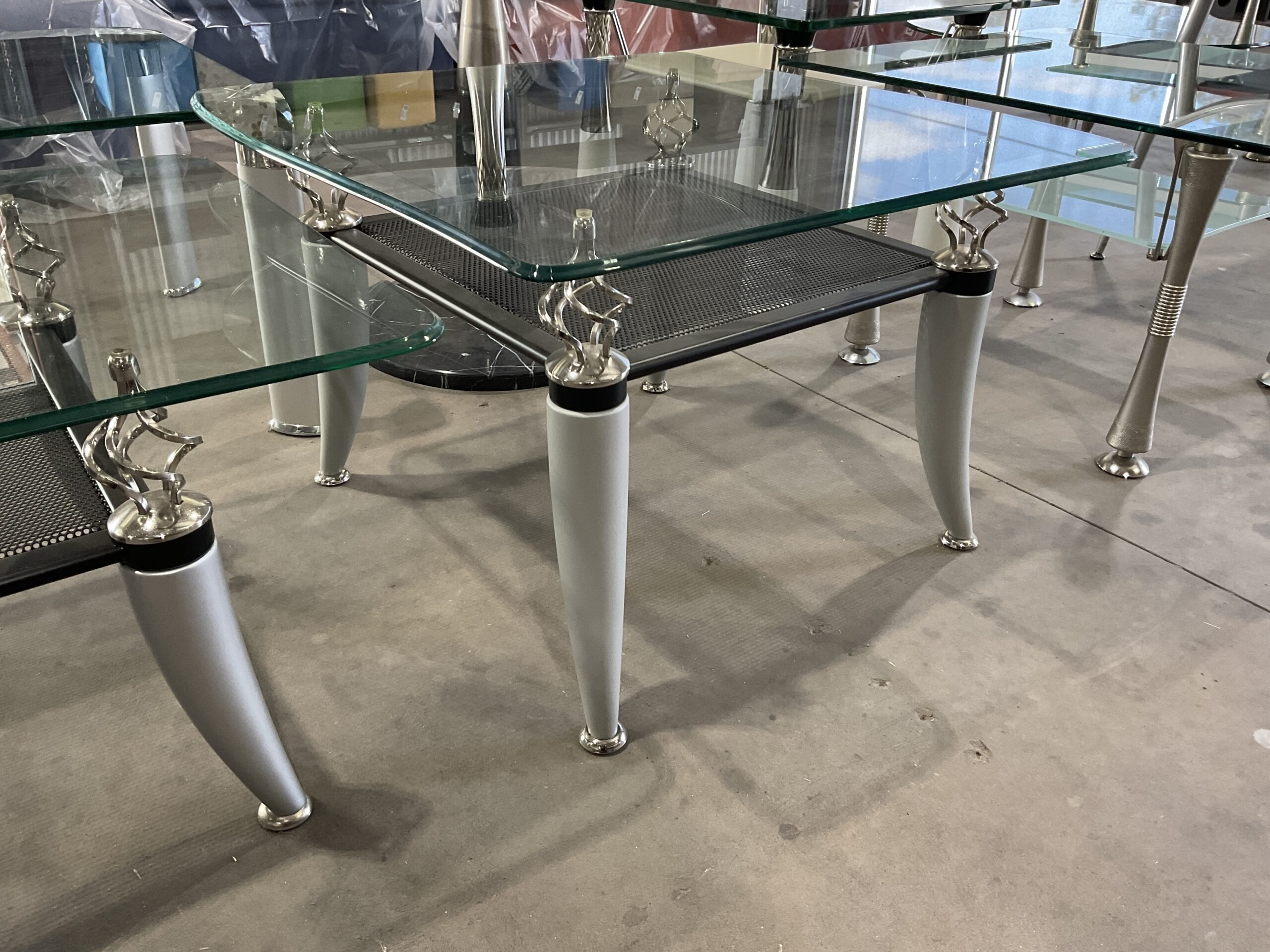 Wavy Square Glass Coffee Table - Black Mesh Shelf