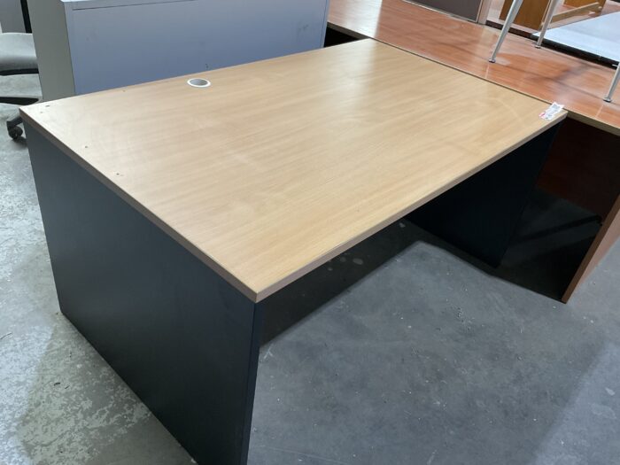 Straight Desk - 1500x900 Beech/Ironstone - Image 3