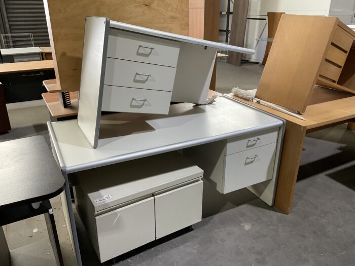 Corner Desk with Aluminium Edging